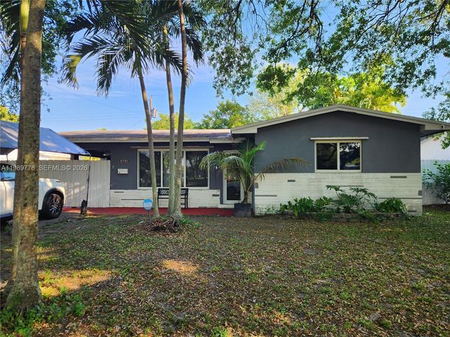 6721 Garfield St, Hollywood, FL 33024