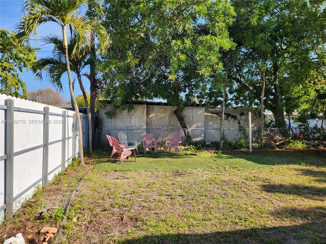 6721 Garfield St, Hollywood, FL 33024