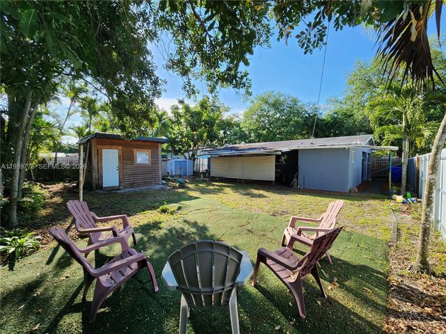 6721 Garfield St, Hollywood, FL 33024