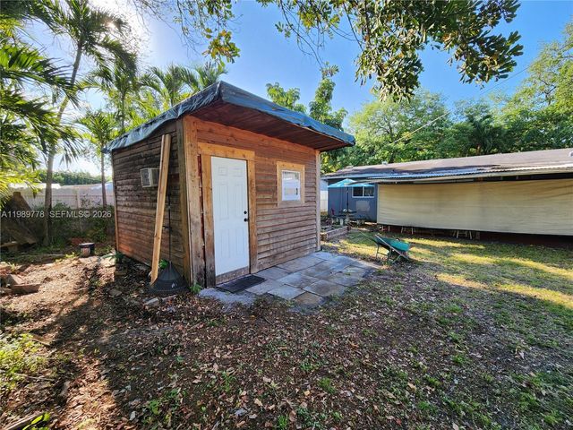 6721 Garfield St, Hollywood, FL 33024