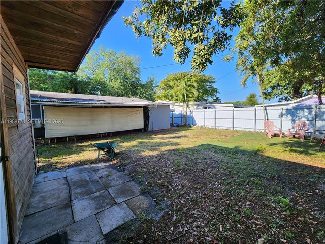 6721 Garfield St, Hollywood, FL 33024