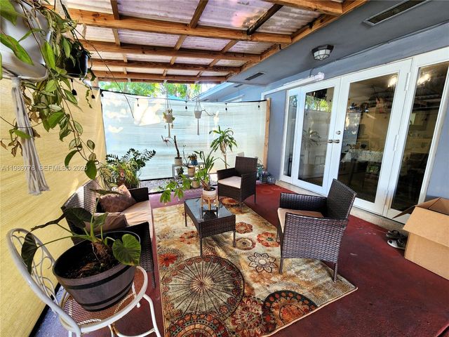 6721 Garfield St, Hollywood, FL 33024