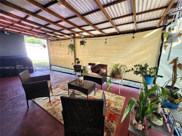 6721 Garfield St, Hollywood, FL 33024