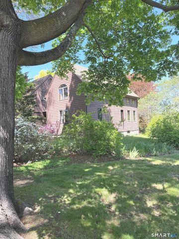 8 Ivy Road, Stonington, CT 06355