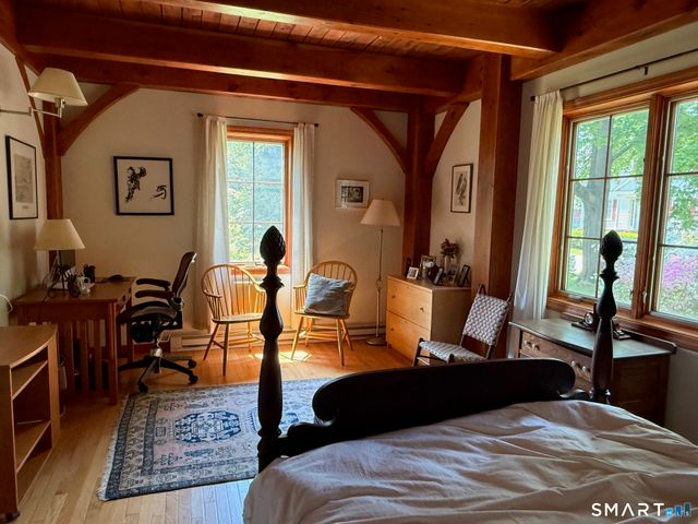 8 Ivy Road, Stonington, CT 06355