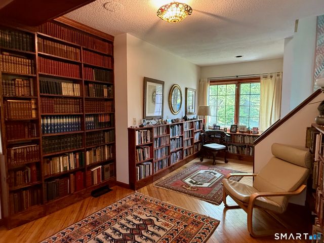 8 Ivy Road, Stonington, CT 06355