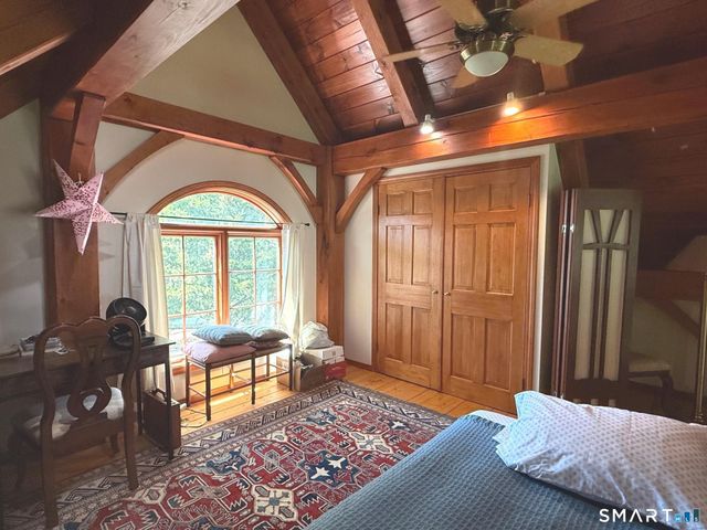 8 Ivy Road, Stonington, CT 06355