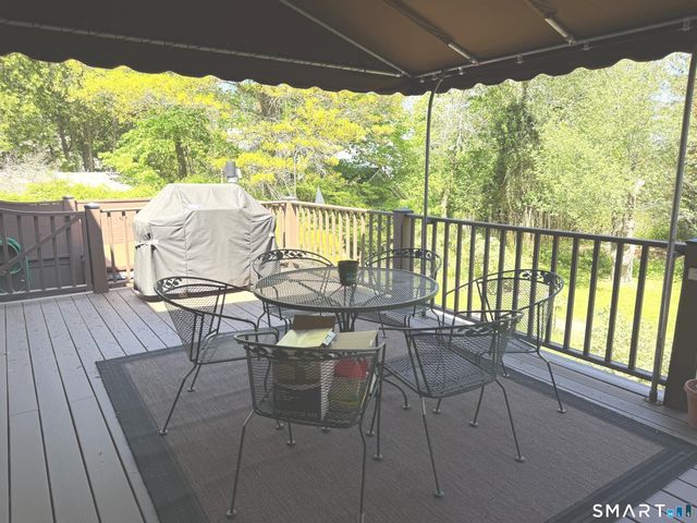 8 Ivy Road, Stonington, CT 06355