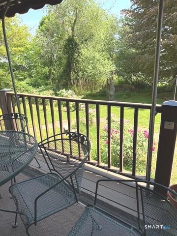 8 Ivy Road, Stonington, CT 06355