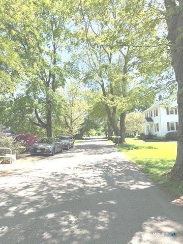 8 Ivy Road, Stonington, CT 06355