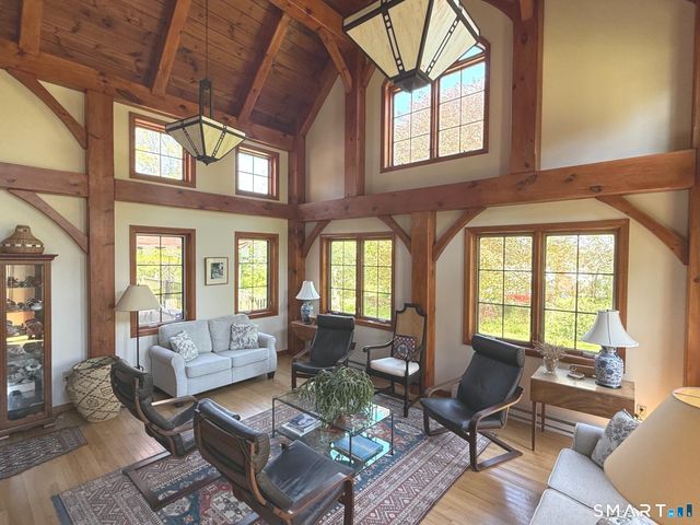 8 Ivy Road, Stonington, CT 06355