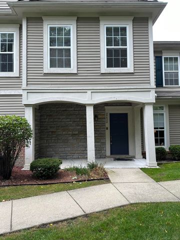 25608 Sun Sail Court, Harrison Twp, MI 48045