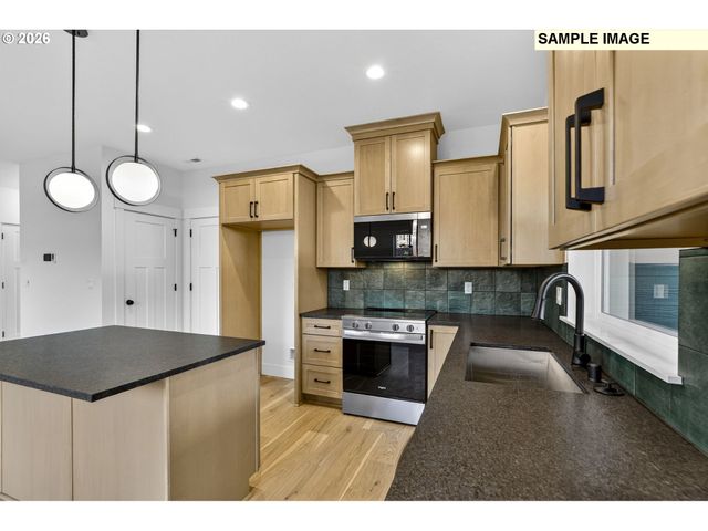 2339 E OTTER Loop 29, La Center, WA 98629