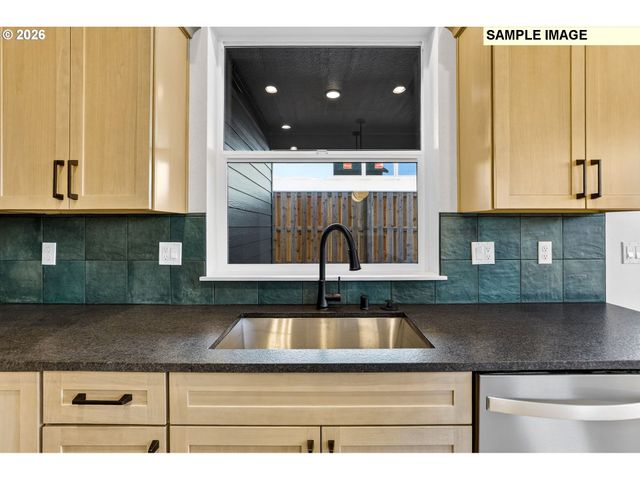2339 E OTTER Loop 29, La Center, WA 98629
