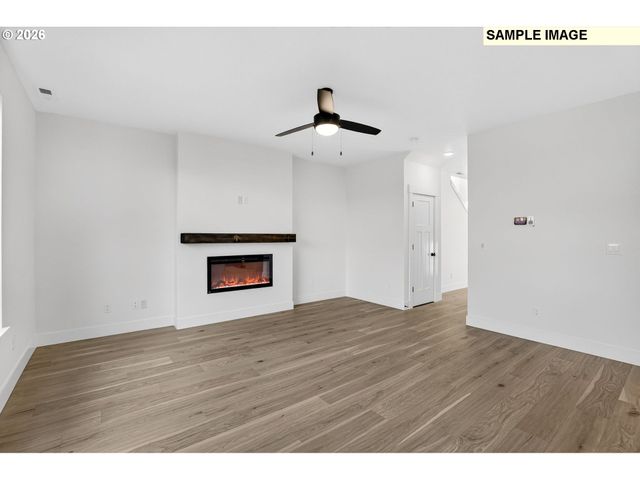 2339 E OTTER Loop 29, La Center, WA 98629