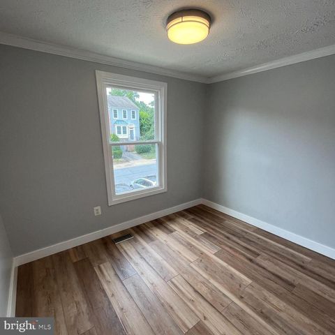 7807 EDMUNDS, Elkridge, MD 21075