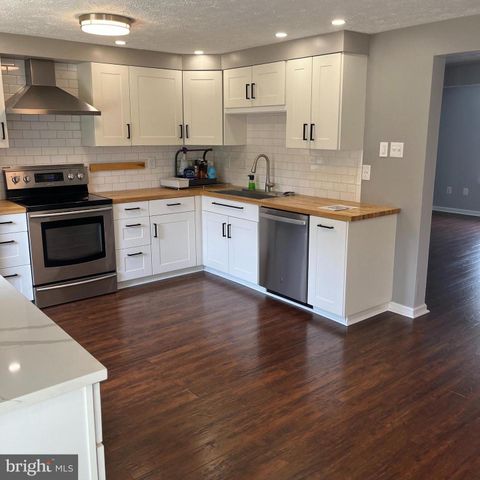 7807 EDMUNDS, Elkridge, MD 21075
