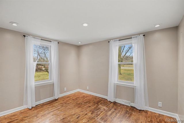 5330 E Vienna Road, Clio, MI 48420