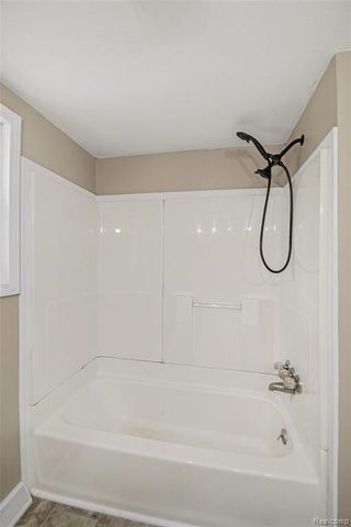 5330 E Vienna Road, Clio, MI 48420