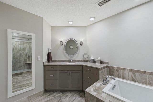 7400 Edinborough Way 5103, Edina, MN 55435