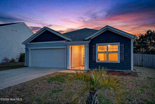 569 Draymore Drive NE, Leland, NC 28451