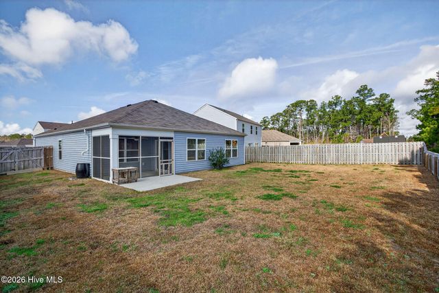 569 Draymore Drive NE, Leland, NC 28451