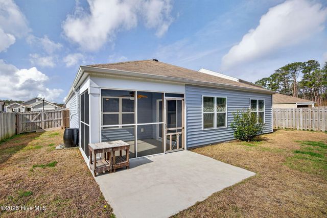 569 Draymore Drive NE, Leland, NC 28451