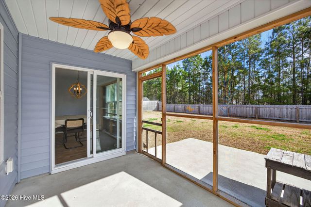 569 Draymore Drive NE, Leland, NC 28451