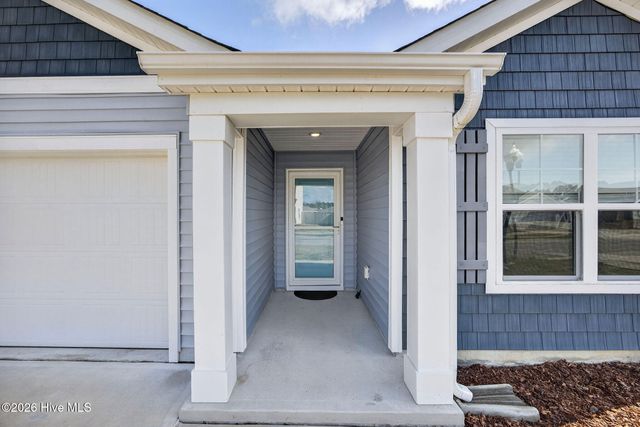 569 Draymore Drive NE, Leland, NC 28451