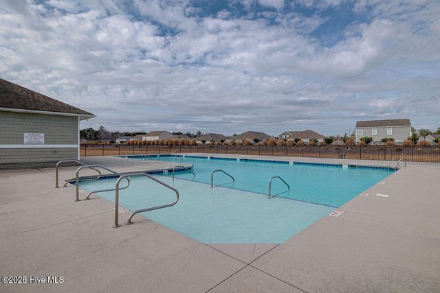 569 Draymore Drive NE, Leland, NC 28451