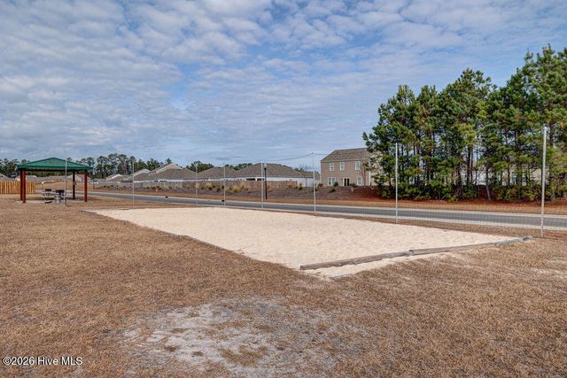 569 Draymore Drive NE, Leland, NC 28451