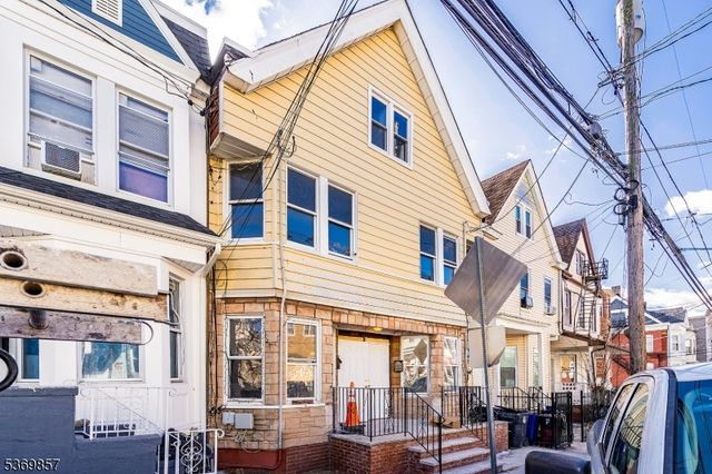 231 Garside St, Newark City, NJ 07104