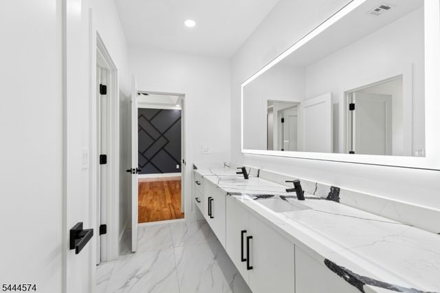 170 Johnston Drive Ext, Watchung Boro, NJ 07069