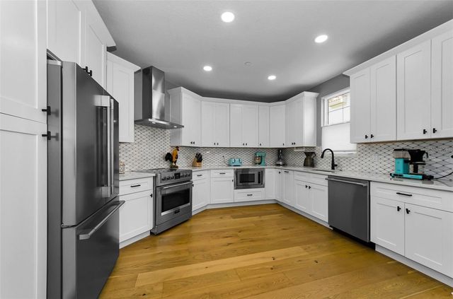 1340 BAYSHORE BOULEVARD 304, Dunedin, FL 34698