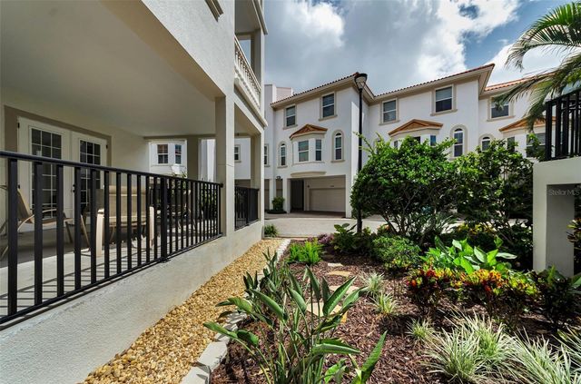 1340 BAYSHORE BOULEVARD 304, Dunedin, FL 34698