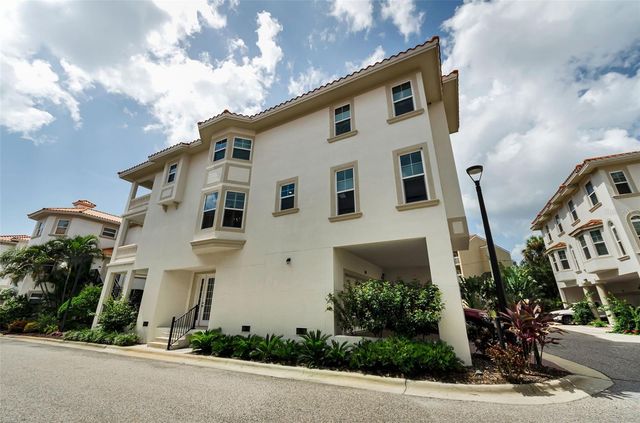 1340 BAYSHORE BOULEVARD 304, Dunedin, FL 34698