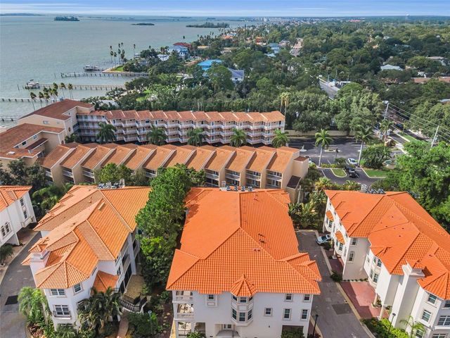 1340 BAYSHORE BOULEVARD 304, Dunedin, FL 34698