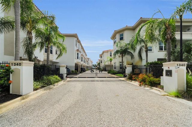 1340 BAYSHORE BOULEVARD 304, Dunedin, FL 34698