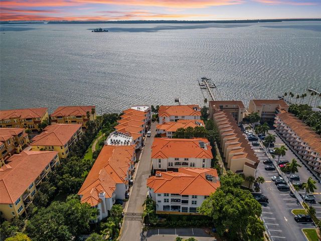 1340 BAYSHORE BOULEVARD 304, Dunedin, FL 34698