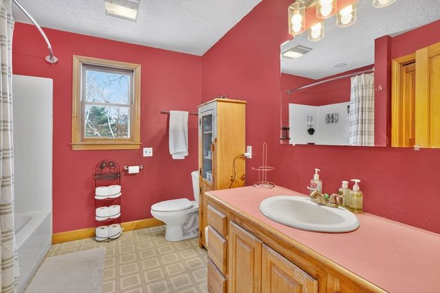 153 Prospect St Ext, Westfield, MA 01085