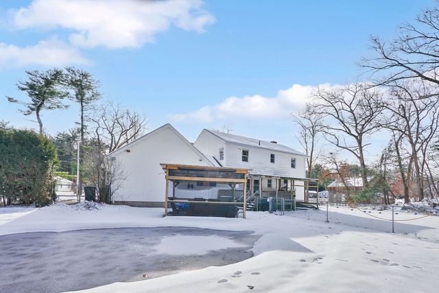 153 Prospect St Ext, Westfield, MA 01085