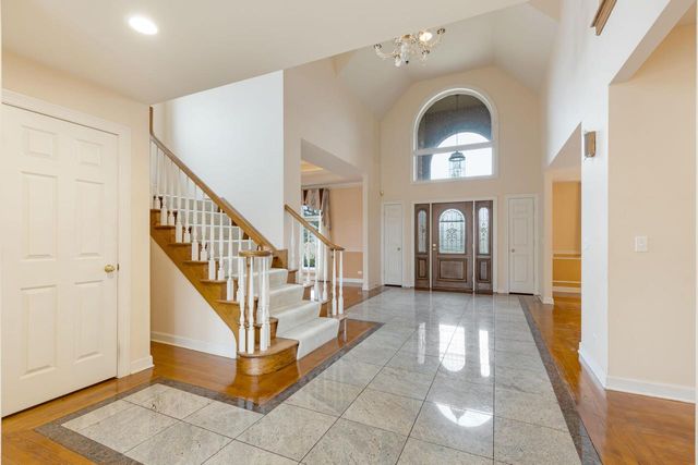 10711 Bull Valley DRIVE, Woodstock, IL 60098