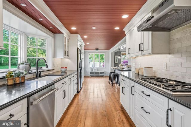 461 S ROBERTS RD, Bryn Mawr, PA 19010