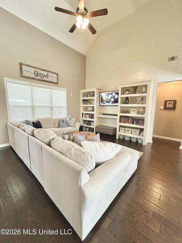 7458 Featherston Cove, Olive Branch, MS 38654