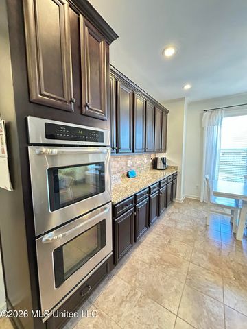 7458 Featherston Cove, Olive Branch, MS 38654