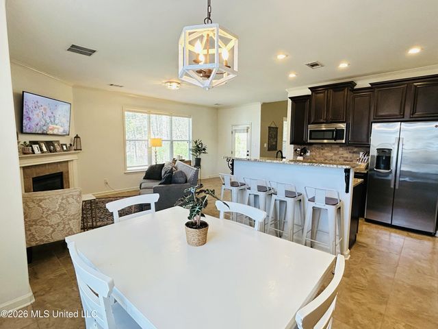 7458 Featherston Cove, Olive Branch, MS 38654