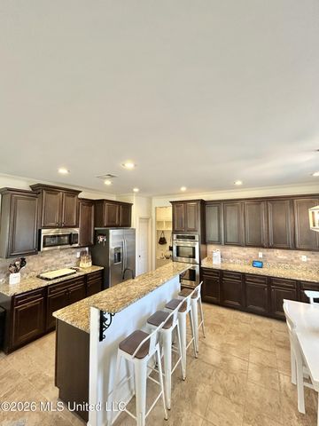 7458 Featherston Cove, Olive Branch, MS 38654