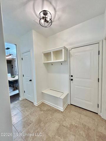 7458 Featherston Cove, Olive Branch, MS 38654