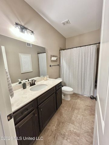 7458 Featherston Cove, Olive Branch, MS 38654