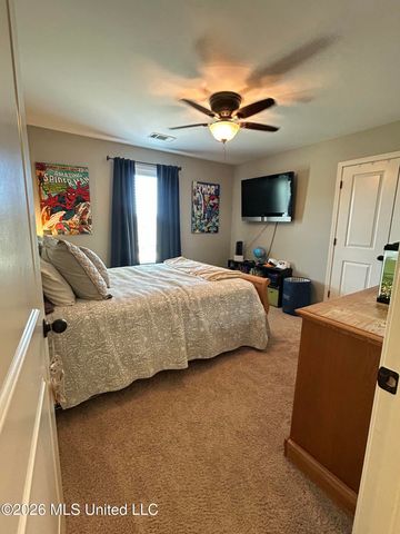 7458 Featherston Cove, Olive Branch, MS 38654